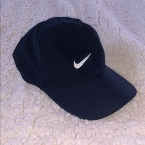 Nike feather light dri-fit hat
